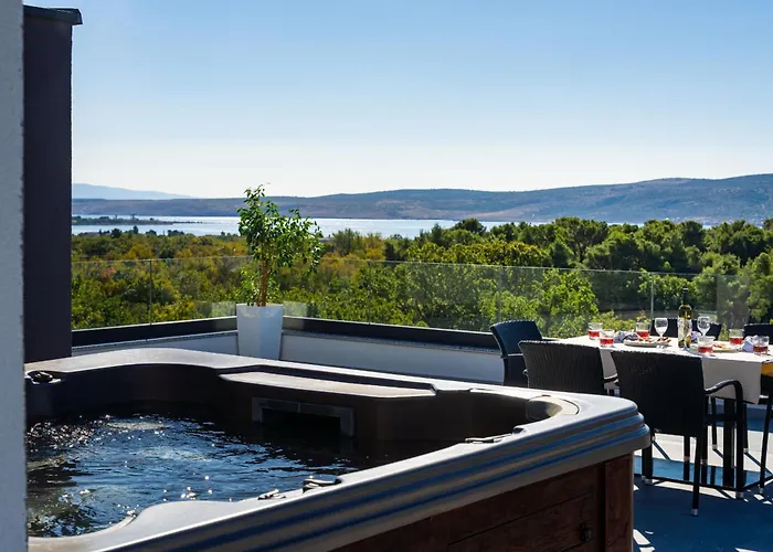 My Dalmatia - Sea View Apartment Senti Starigrad Paklenica