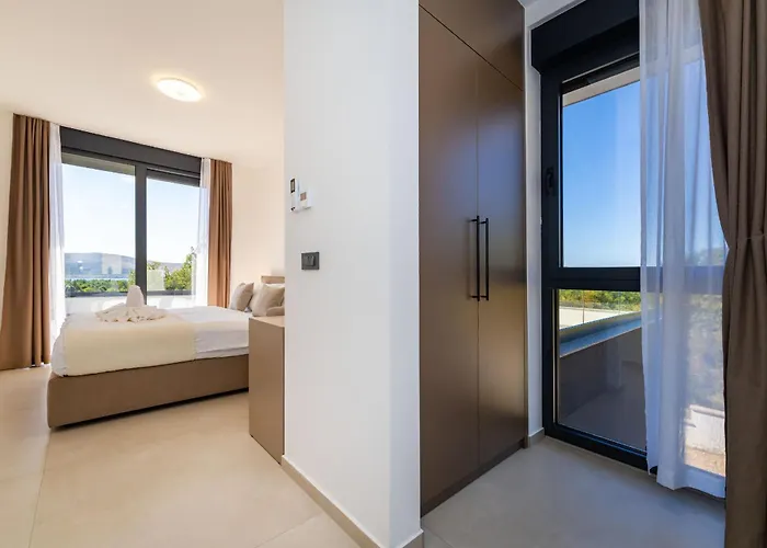 My Dalmatia - Sea View Apartment Senti * Starigrad Paklenica